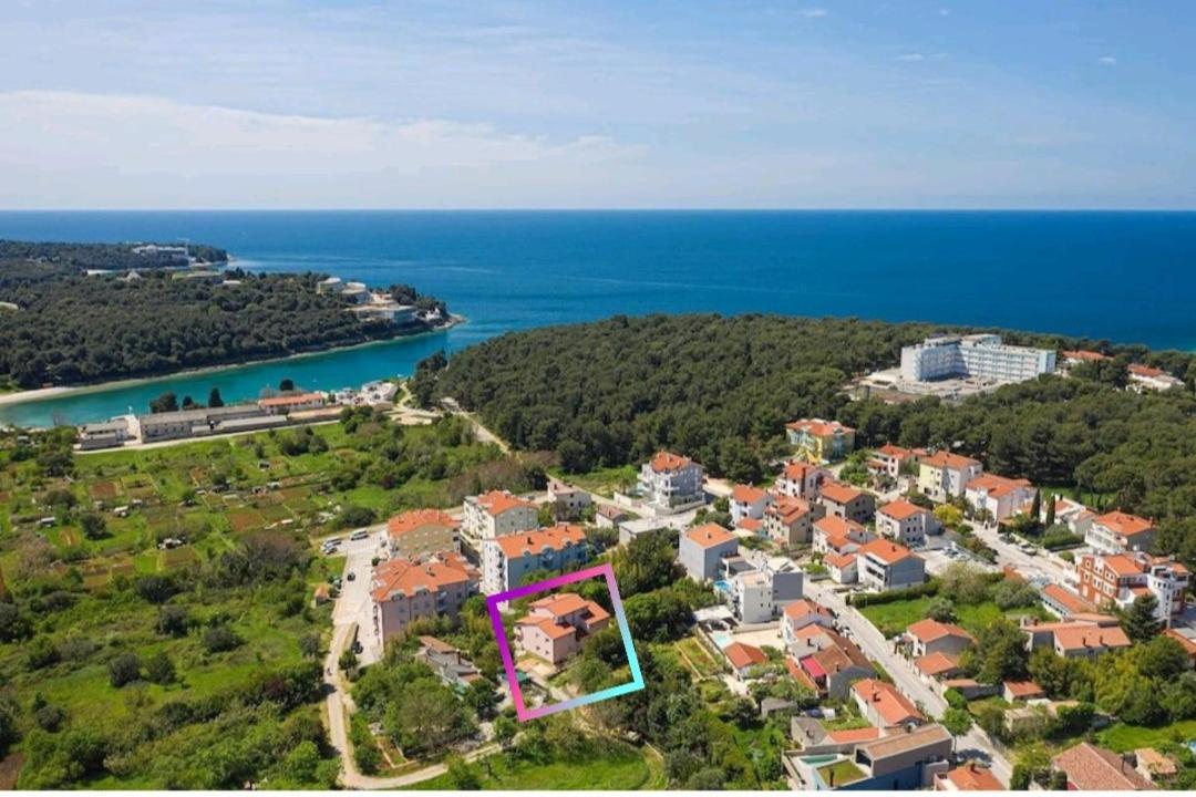 Apartment Nora Near The Beach Pula Exterior photo
